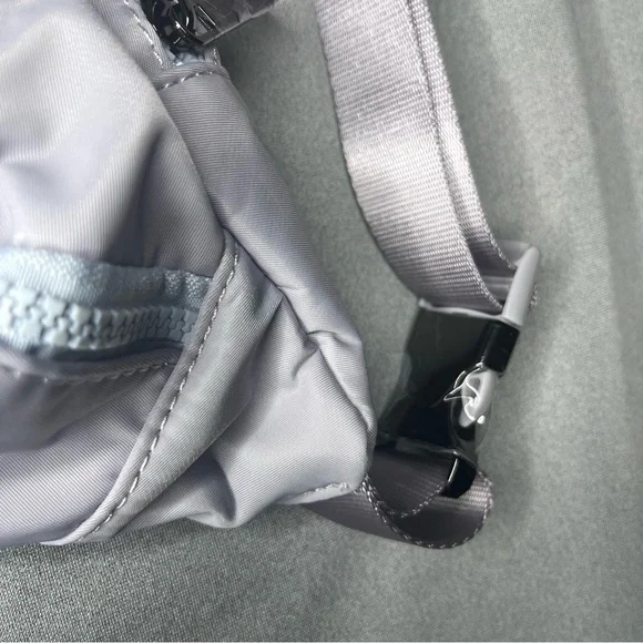 ALO Yoga lilac Crossbody Bag - Picture 3 of 5